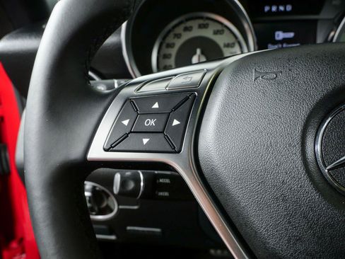 Used 2013 Mercedes-Benz SLK 250 image 11
