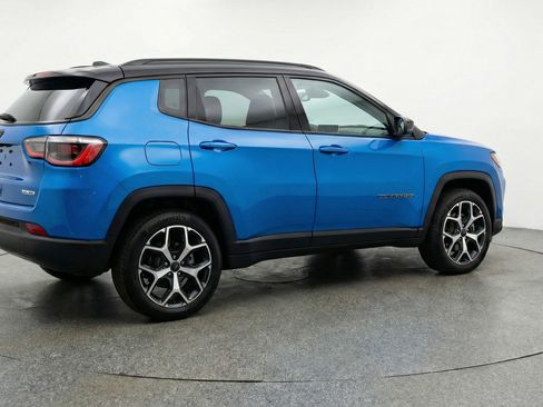 Used 2025 Jeep Compass Limited image 9