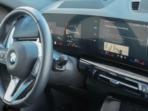 Certified 2025 BMW X2 xDrive28i image 11