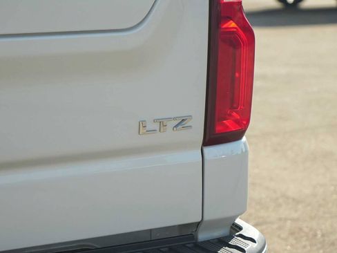 Used 2021 Chevrolet Silverado 1500 LTZ RWD image 8