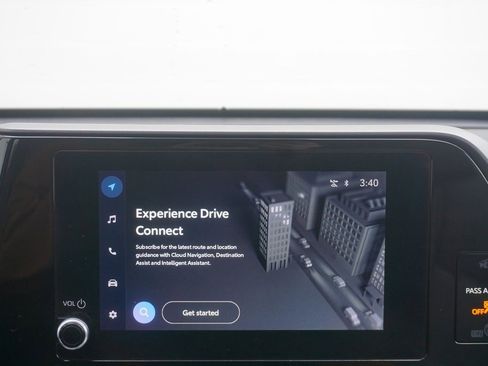 Used 2023 Toyota Highlander L image 11