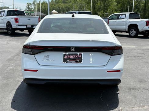 Used 2025 Honda Accord SE image 29