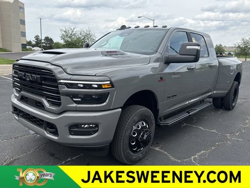 New 2026 RAM 3500 Laramie w/ Night Edition AWD/4WD image 4