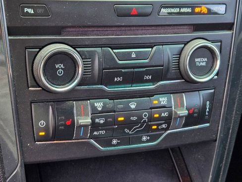 Used 2017 Ford Explorer XLT w/ Equipment Group 202A FWD image 17