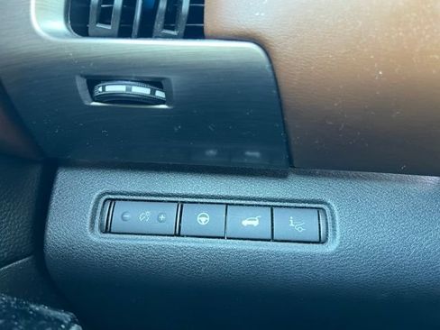 Used 2023 Nissan Pathfinder Platinum w/ Lighting Package (N93) FWD image 23