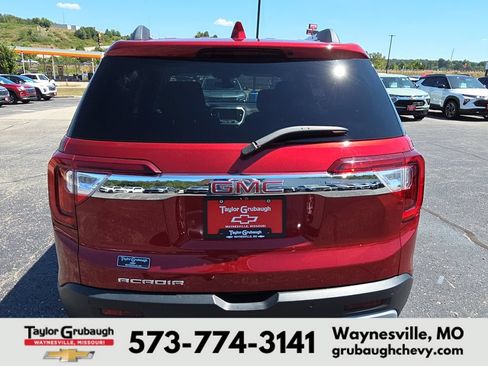 Used 2023 GMC Acadia SLE w/ Driver Convenience Package FWD image 7