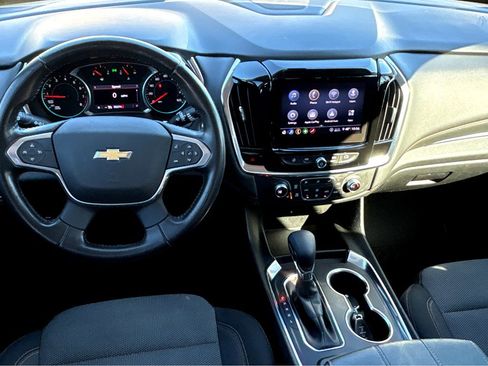 Certified 2021 Chevrolet Traverse LT image 4