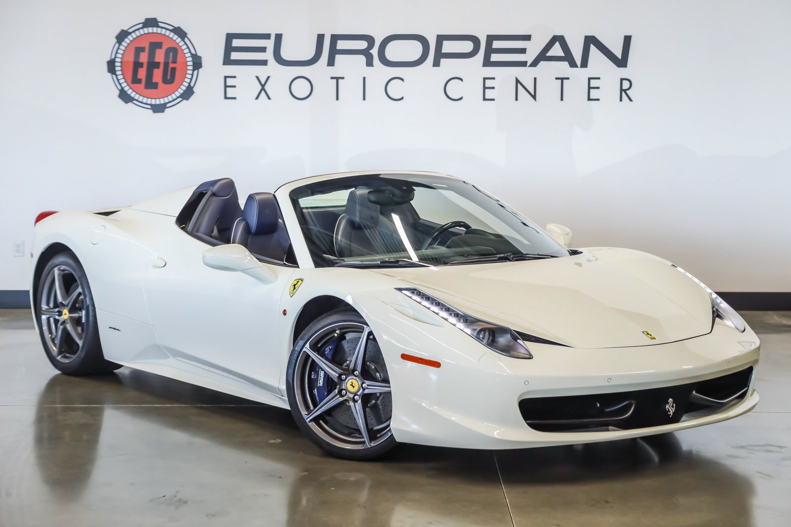 Used 2015 Ferrari 458 Spider RWD image 1