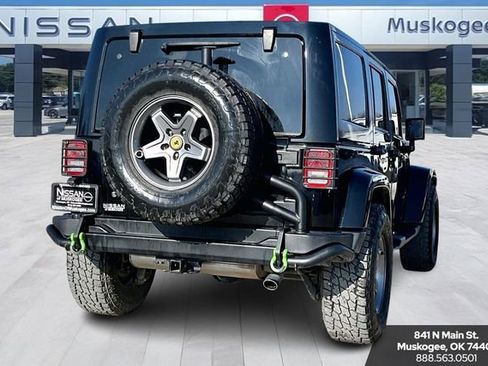 Used 2015 Jeep Wrangler Unlimited Sahara w/ Max Tow Package image 5