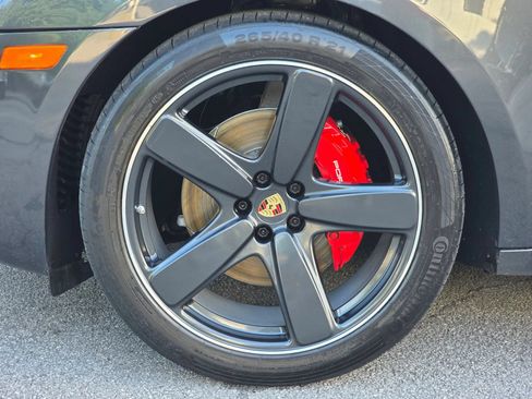 Used 2018 Porsche Macan Turbo AWD/4WD image 38