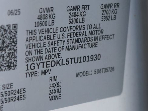 Certified 2026 Cadillac Escalade IQ Luxury 2 w/ LPO, Radiant Package AWD/4WD image 27