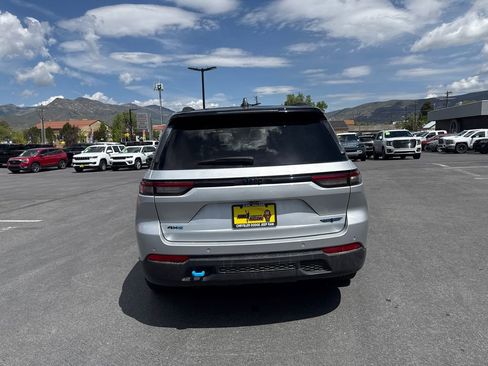 Used 2024 Jeep Grand Cherokee Trailhawk AWD/4WD image 6
