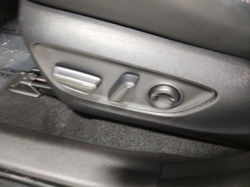 Used 2022 Toyota RAV4 XLE Premium image 21