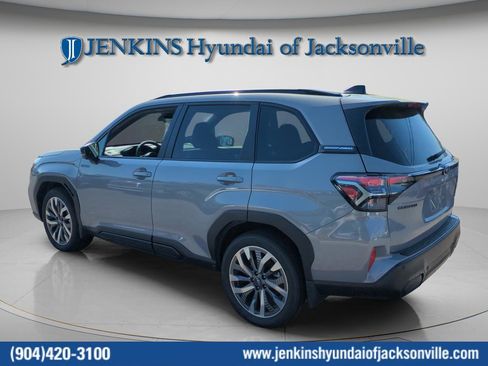 Used 2025 Subaru Forester Touring image 8