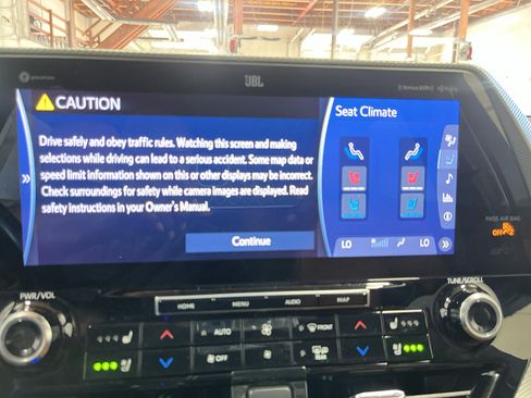Used 2022 Toyota Highlander Platinum AWD/4WD image 32