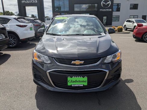 Used 2020 Chevrolet Sonic Premier FWD image 9