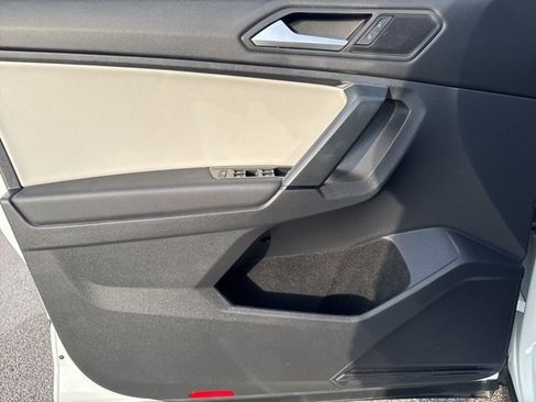 Used 2019 Volkswagen Tiguan SE image 12