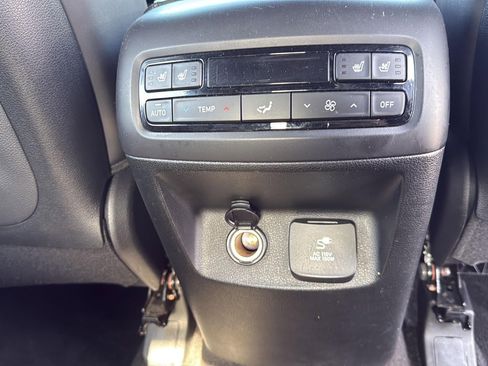 Used 2022 Hyundai Palisade Calligraphy w/ Winter Package image 23