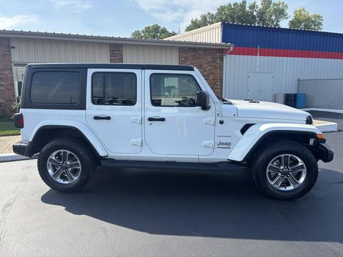 Used 2020 Jeep Wrangler Unlimited Sahara AWD/4WD image 2