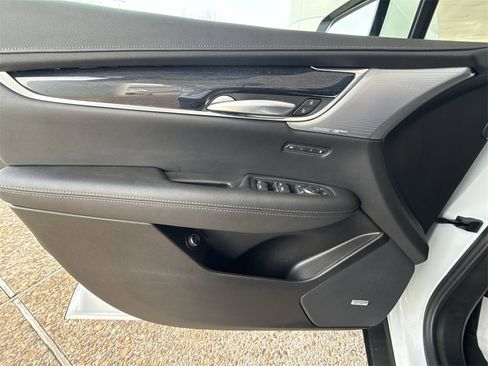 Certified 2025 Cadillac XT5 Premium Luxury image 22
