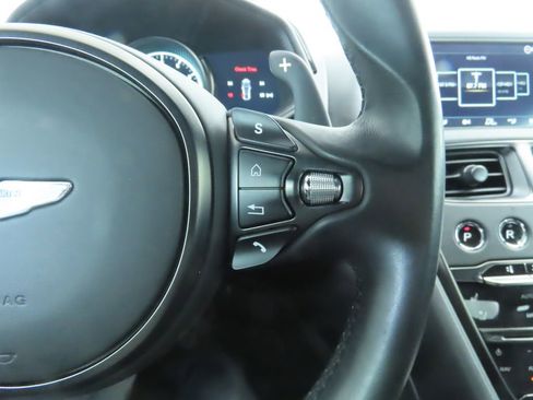 Used 2018 Aston Martin DB11 V12 image 12