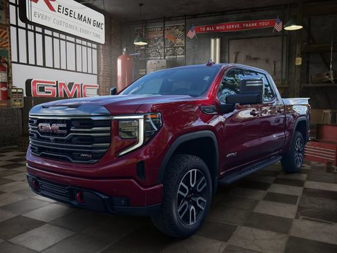 Certified 2023 GMC Sierra 1500 AT4 w/ AT4 Premium Package AWD/4WD image 1
