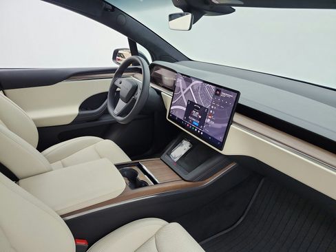 Used 2023 Tesla Model X AWD/4WD image 18