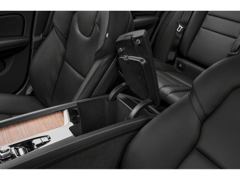 Used 2020 Volvo S60 T5 Momentum FWD image 12