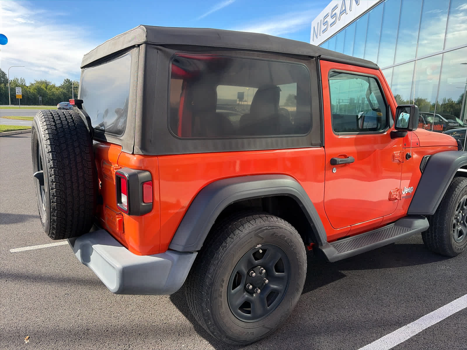 Used 2018 Jeep Wrangler Sport AWD/4WD image 4