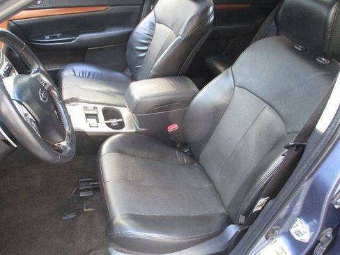 Used 2013 Subaru Outback 3.6R Limited w/ Moonroof Pkg AWD/4WD image 12