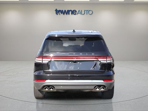 Used 2024 Lincoln Aviator AWD w/ Premium Package image 8