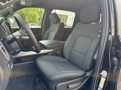 New 2026 RAM 1500 Express AWD/4WD image 10
