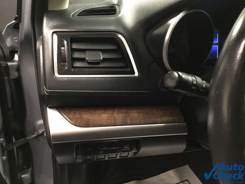 Used 2018 Subaru Outback 2.5i Limited image 23