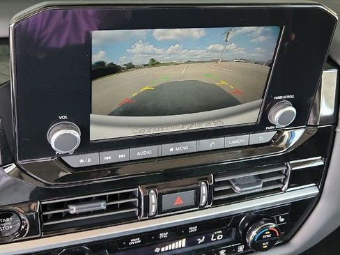 Certified 2025 Nissan Pathfinder SV image 20