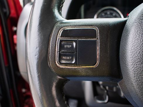 Used 2014 Jeep Compass Latitude FWD image 18