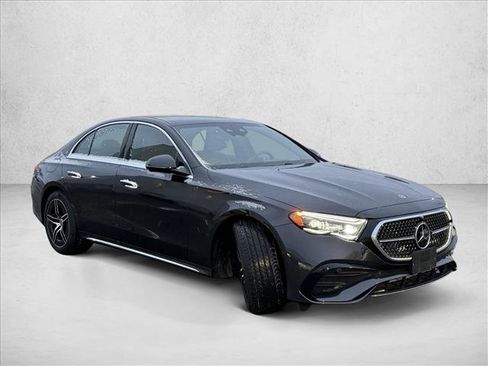 Used 2024 Mercedes-Benz E 450 4MATIC Sedan image 3