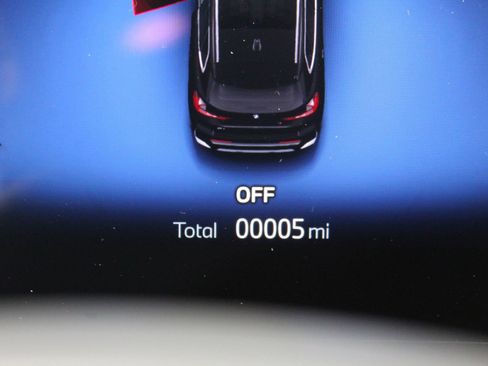 Used 2025 BMW X1 xDrive28i w/ Convenience Package image 17