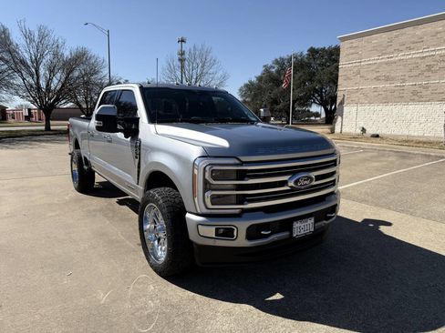Used 2023 Ford F250 Limited w/ FX4 Off-Road Package image 2
