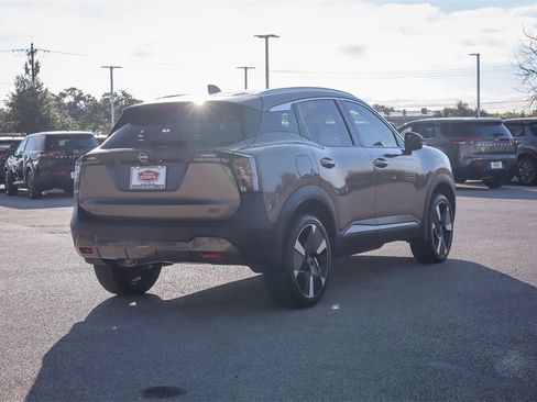 Used 2025 Nissan Kicks SR image 5
