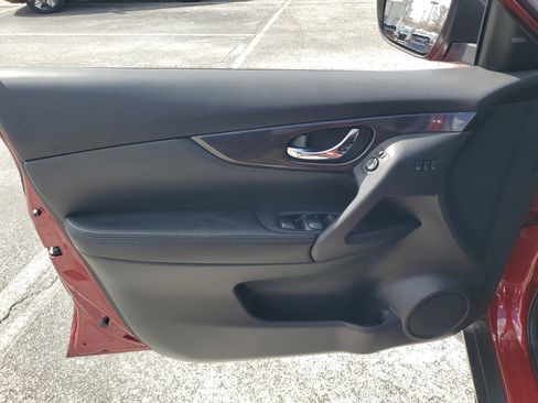 Certified 2020 Nissan Rogue SV w/ Premium Package image 10