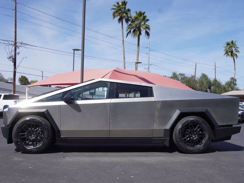 Used 2025 Tesla Cybertruck AWD Crew Cab image 2