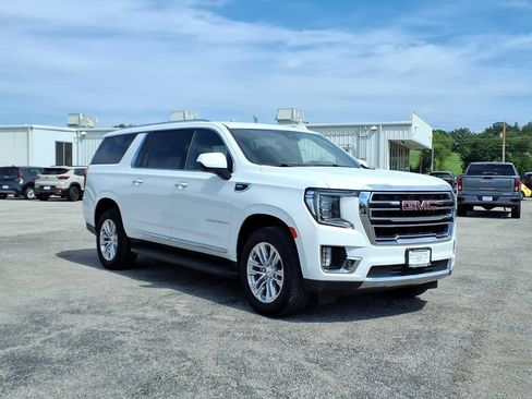 Used 2024 GMC Yukon XL SLT RWD image 1