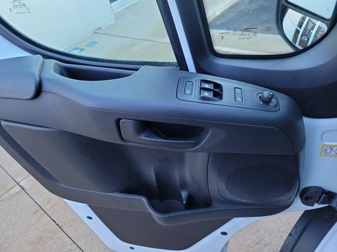 Used 2025 RAM ProMaster 2500 w/ Convenience Group image 7