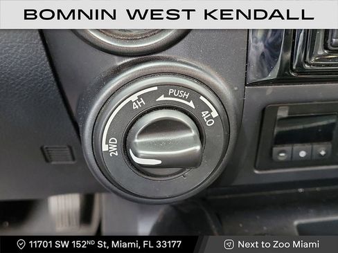 Used 2023 Nissan Titan PRO-4X w/ Pro-4x Convenience Package image 16