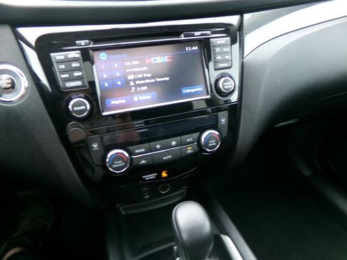 Used 2016 Nissan Rogue SL w/ SL Premium Package AWD/4WD image 22