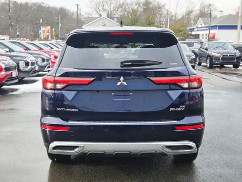 New 2025 Mitsubishi Outlander SE image 4