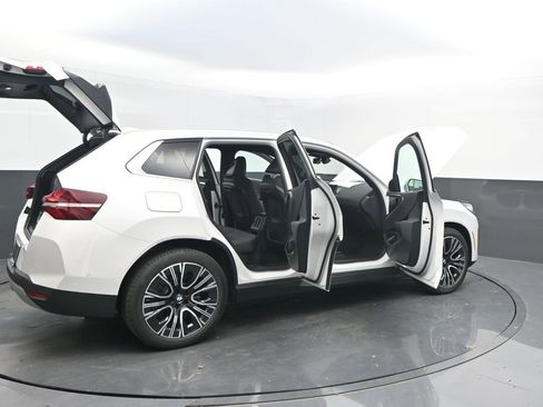 Used 2025 BMW X3 xDrive30i w/ Premium Package image 49