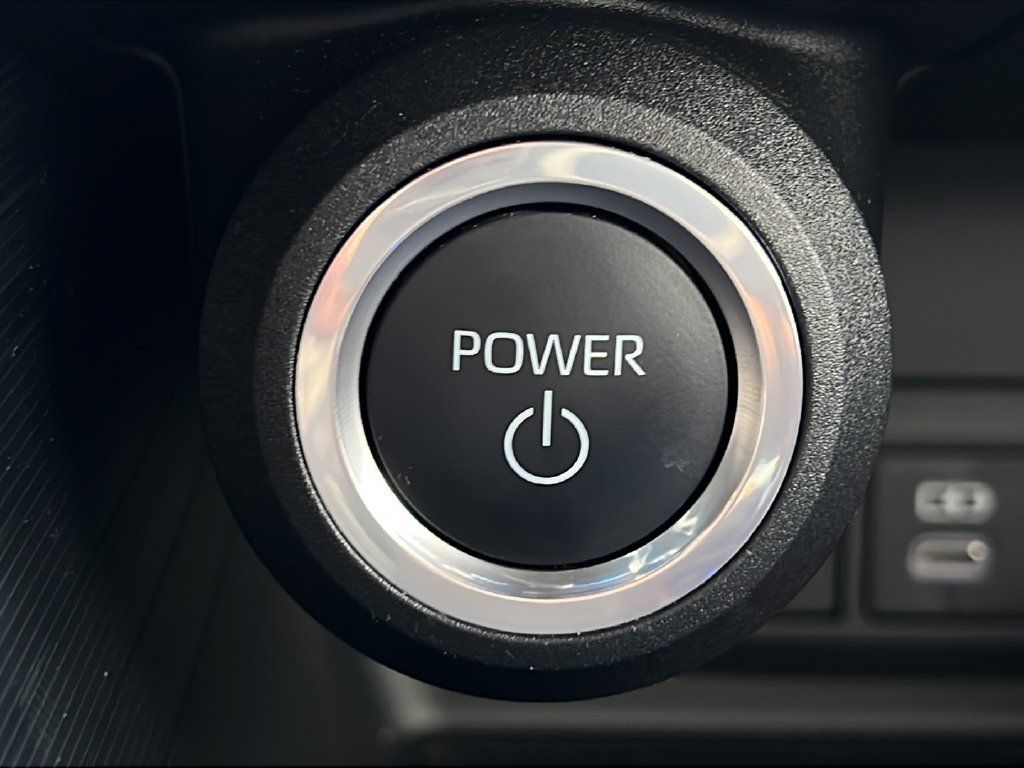 Used 2023 Toyota Venza XLE AWD/4WD image 22