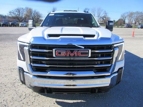 New 2026 GMC Sierra 2500 SLE w/ SLE Value Package; AWD/4WD image 11