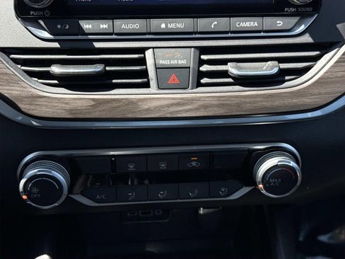 Used 2024 Nissan Altima 2.5 SV image 11